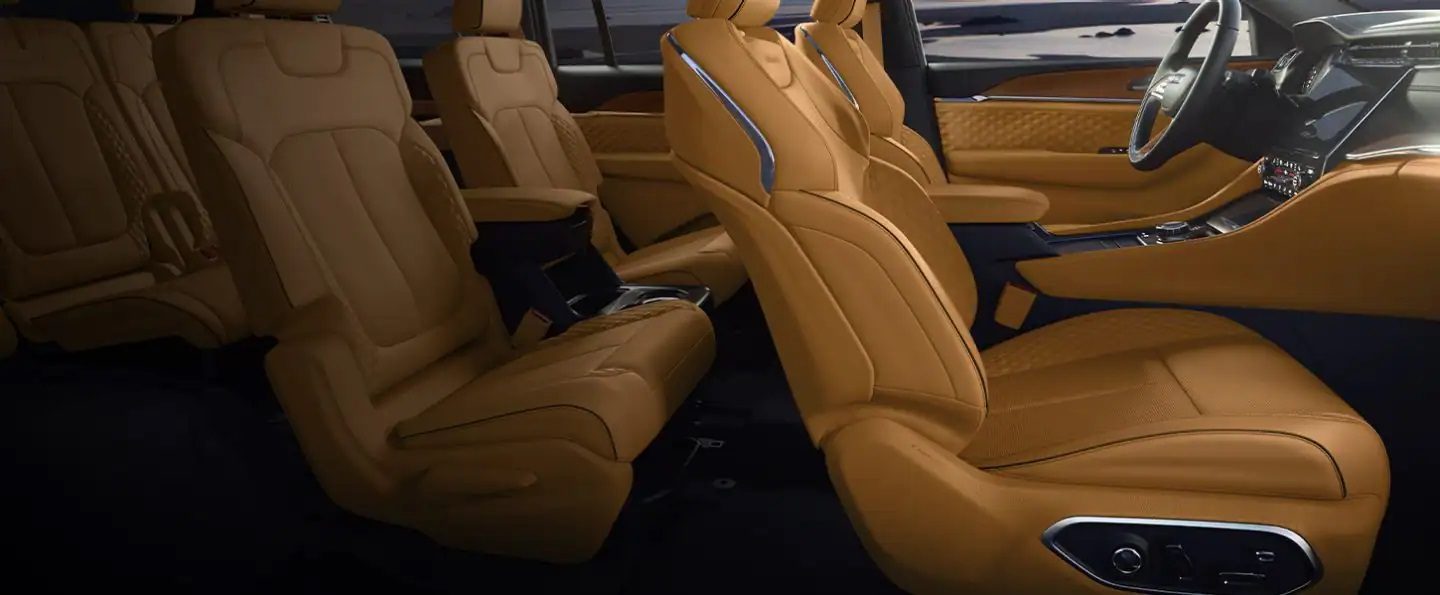 Grand-Cherokee-L-Interior